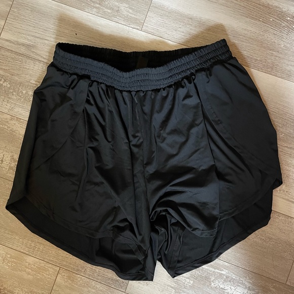Pants - Women’s 2X active shorts